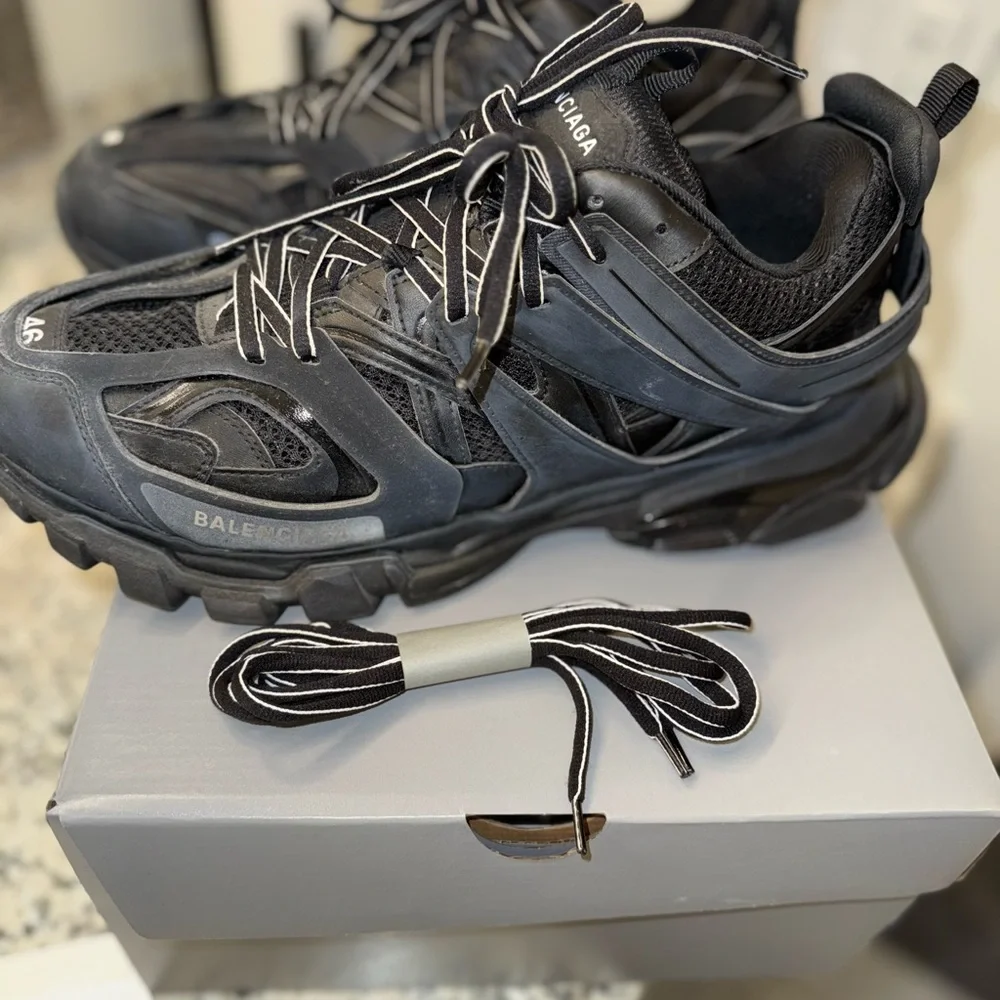 Balenciaga Men's Black Sneakers - Picture 8 of 8